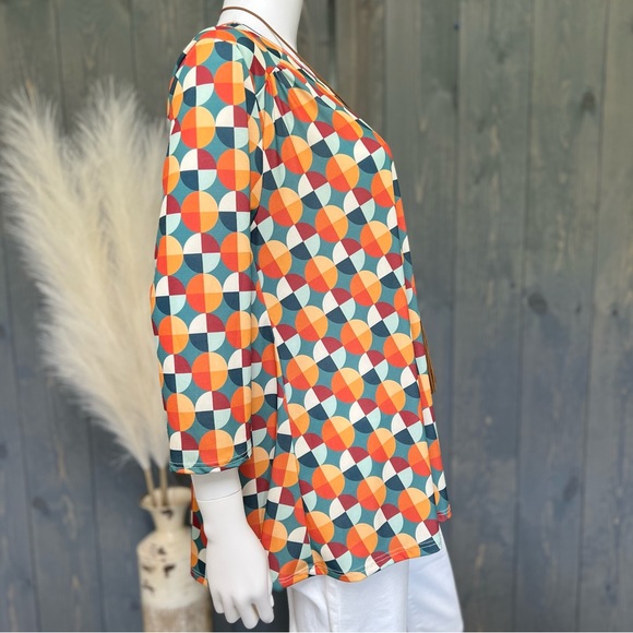 NWOT The Zig Zag Stripe Women’s Multi Colored Print Top Size Large - Picture 5 of 11